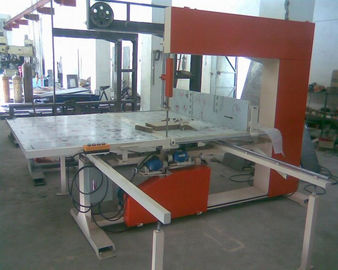 Machine de découpe de mousse verticale de précision Coupeuse manuelle de bloc de mousse carrée avec système de commande PLC
