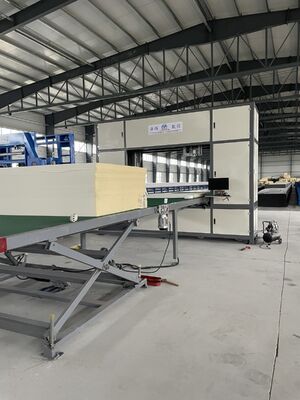 Mètre automatique de débit de verre Machine horizontale de fabrication de mousse jusqu'à 1300 mm de hauteur