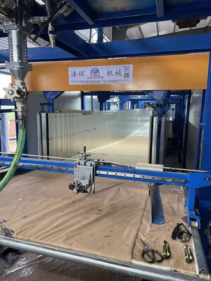 Mètre automatique de débit de verre Machine horizontale de fabrication de mousse jusqu'à 1300 mm de hauteur