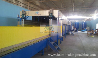 Largeur de mousse 980 mm 2250 mm Machine à mousse en PU haute pression pour la fabrication établie par le client